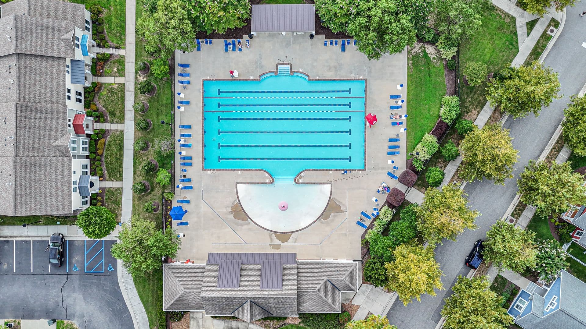 Williamsburg House: 4211 Greenview