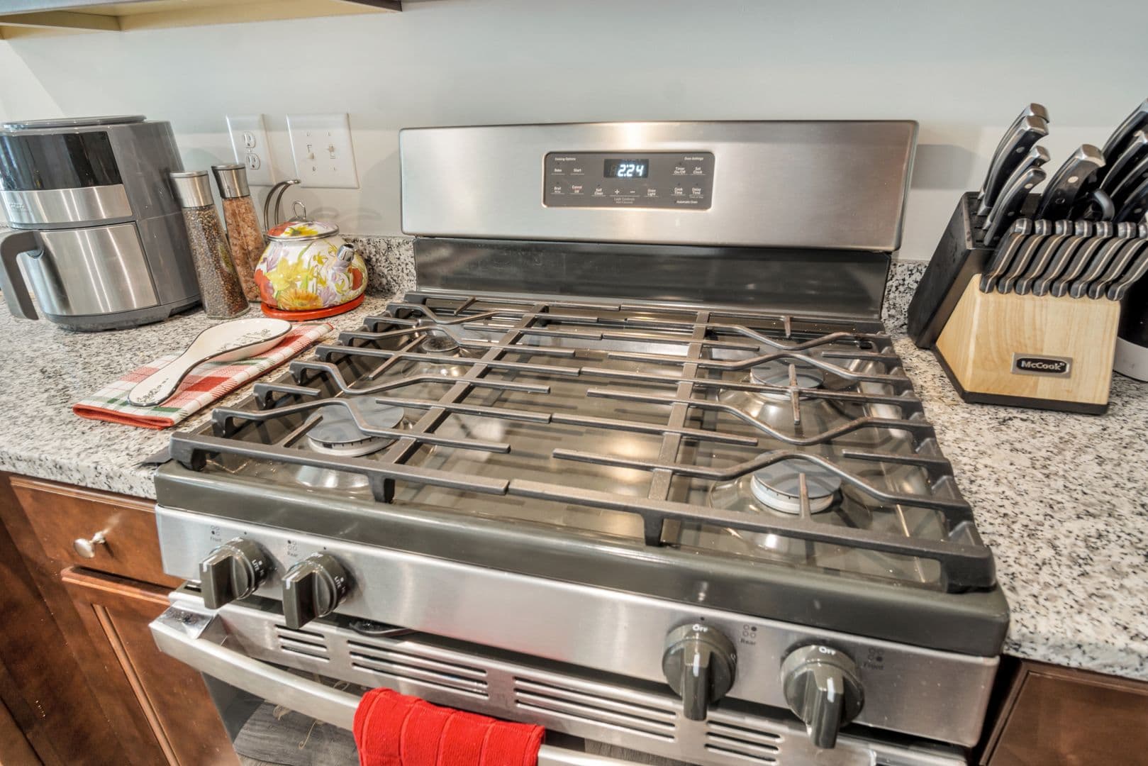 Williamsburg Townhome: 105 Stegg Street