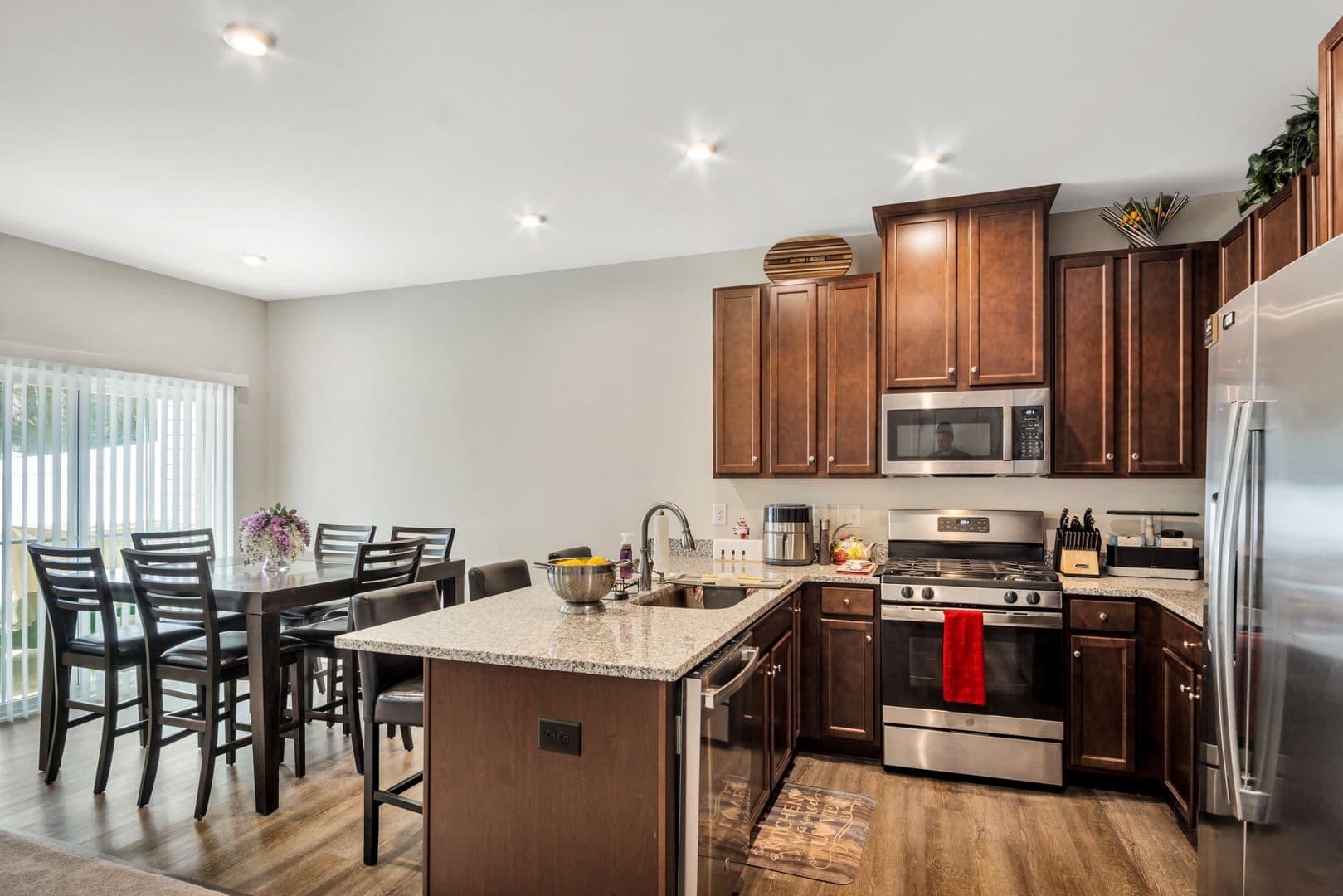 Williamsburg Townhome: 105 Stegg Street