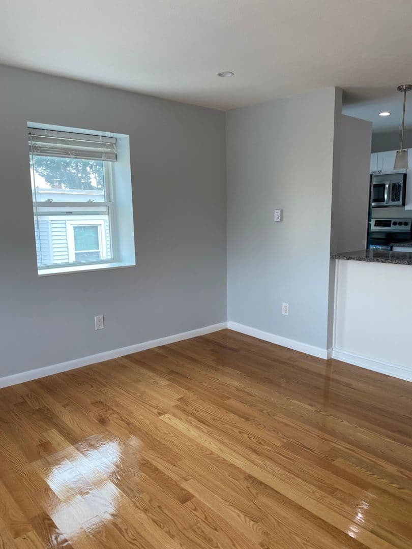 Roslindale Apartment: 24 Colgate Road