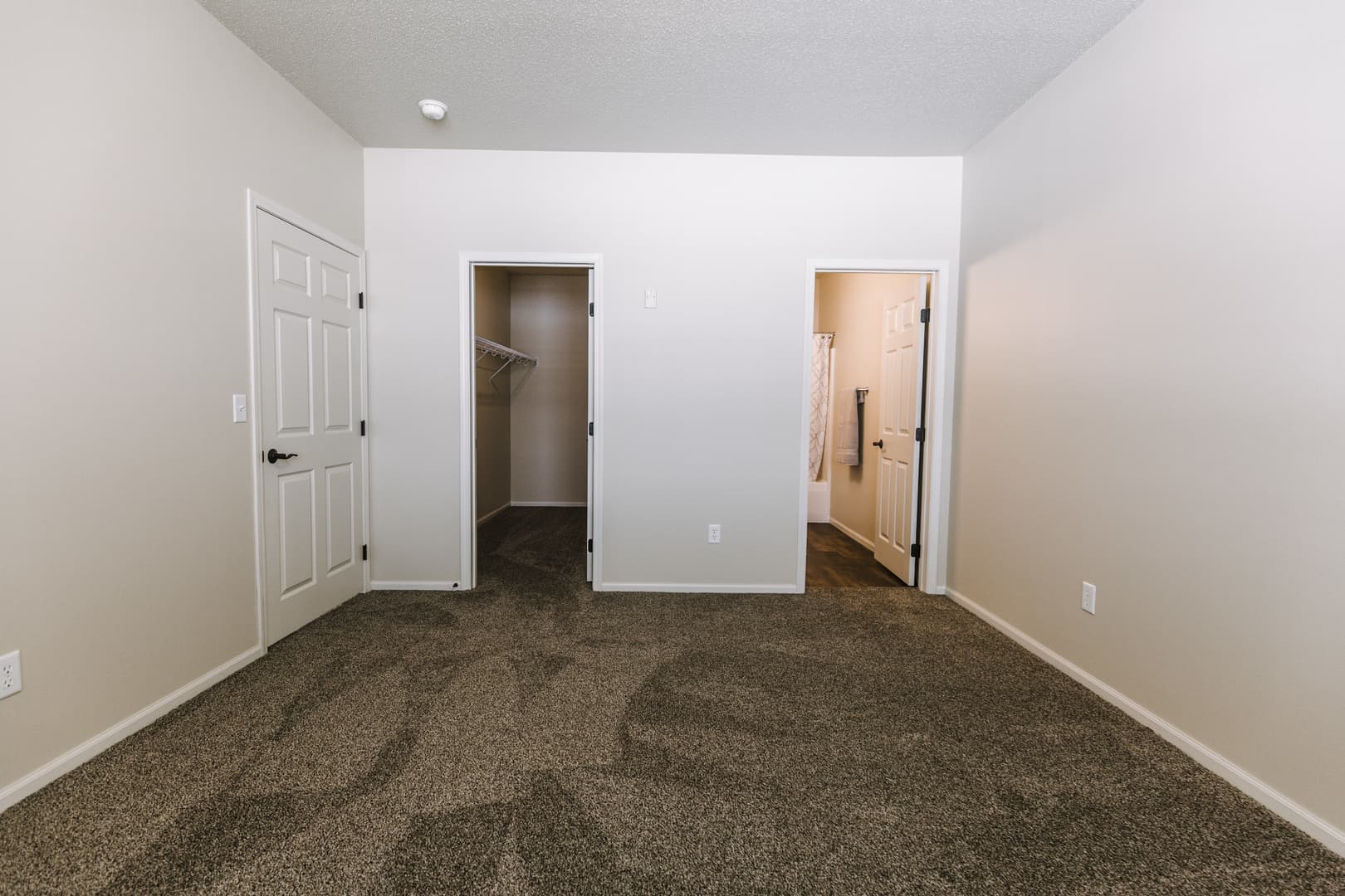 Mandan Apartment: 4201 21st St SE