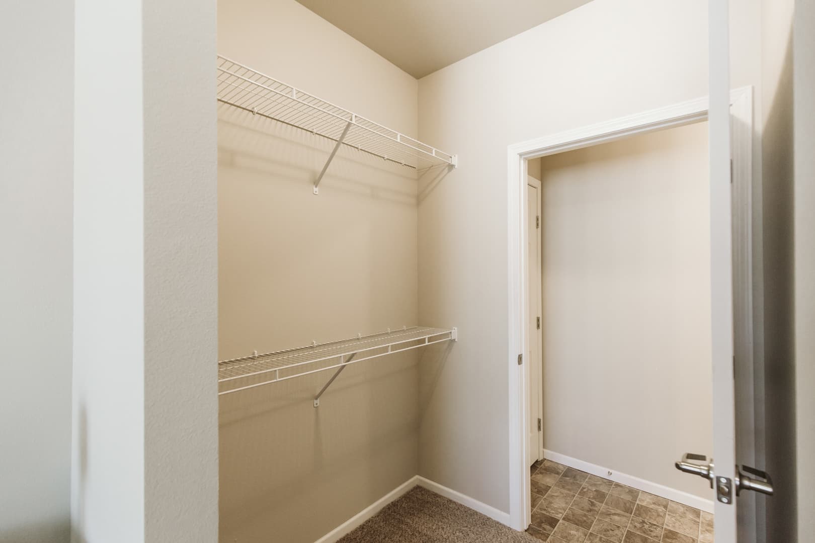 Fargo Apartment: 5301 27th St S
