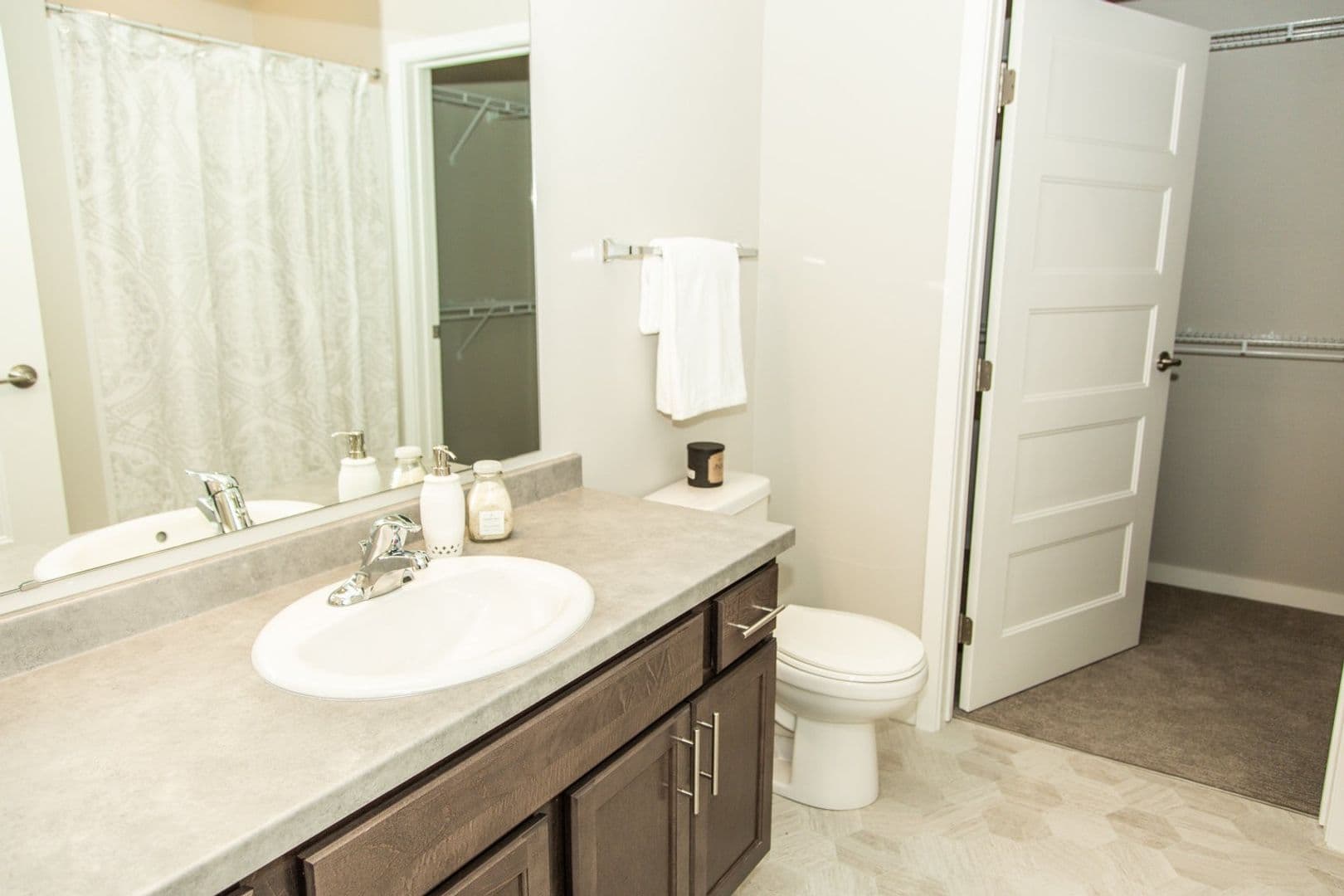 Mandan Apartment: 3501 21st Street SE