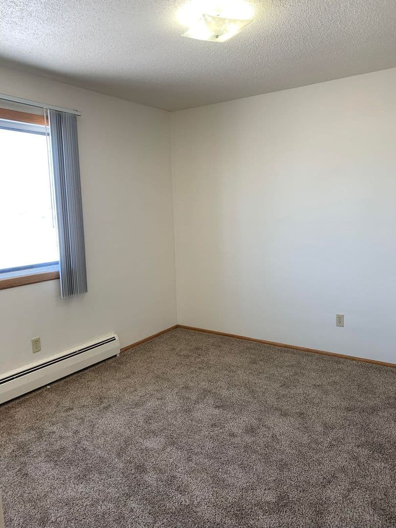 Fargo Apartment: 512-514 30th Ave N
