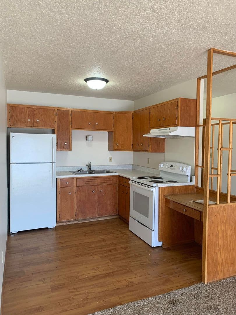 Fargo Apartment: 512-514 30th Ave N