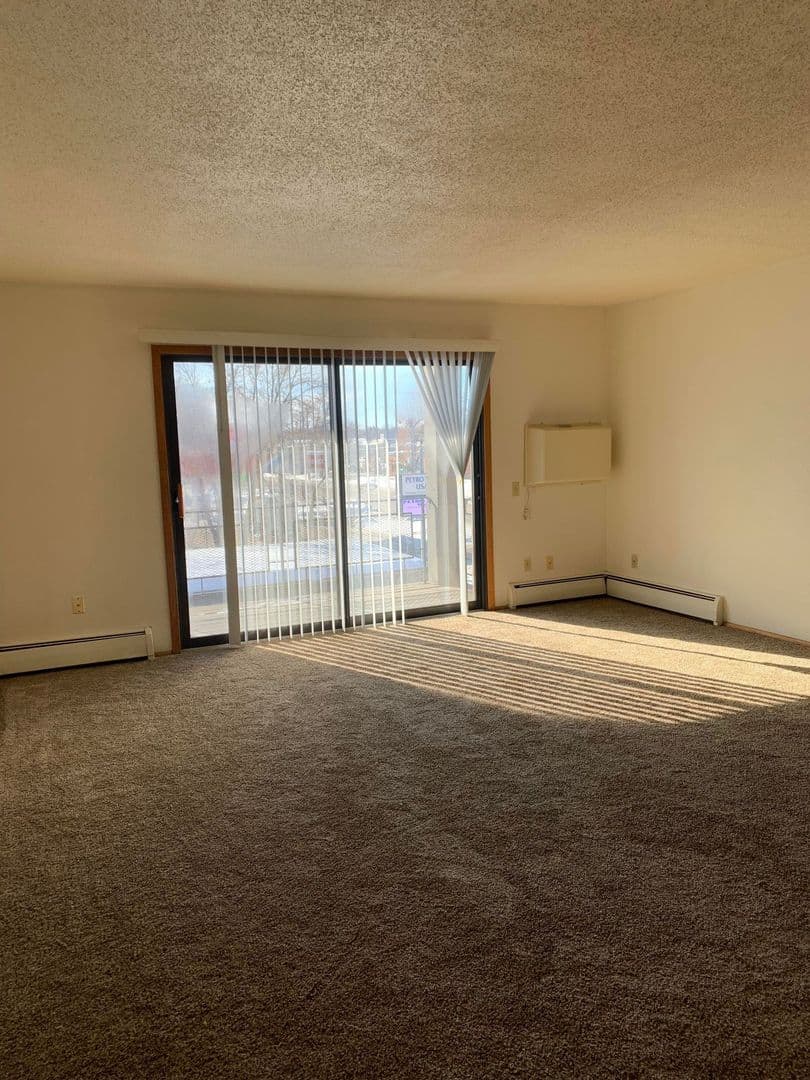 Fargo Apartment: 512-514 30th Ave N
