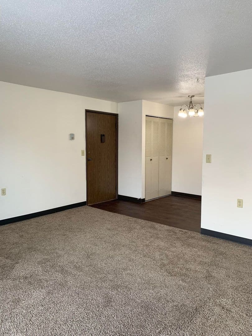Fargo Apartment: 1502 Dakota Dr N