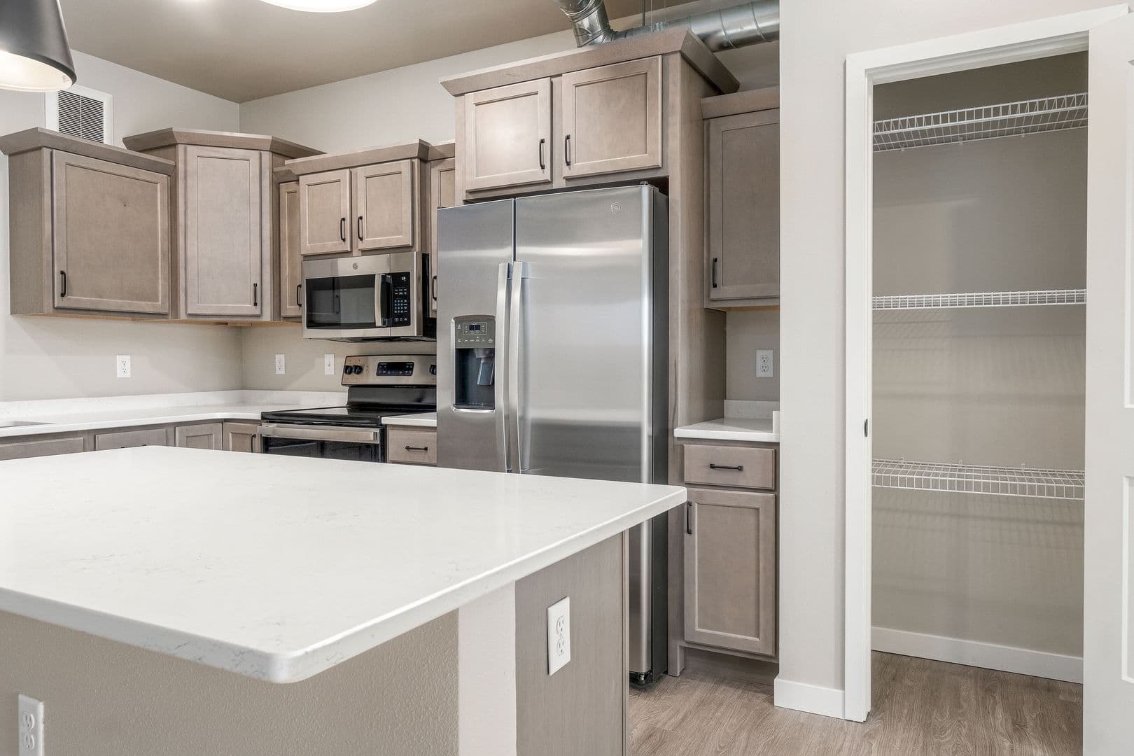 Billings Apartment: 4427 Altay Dr