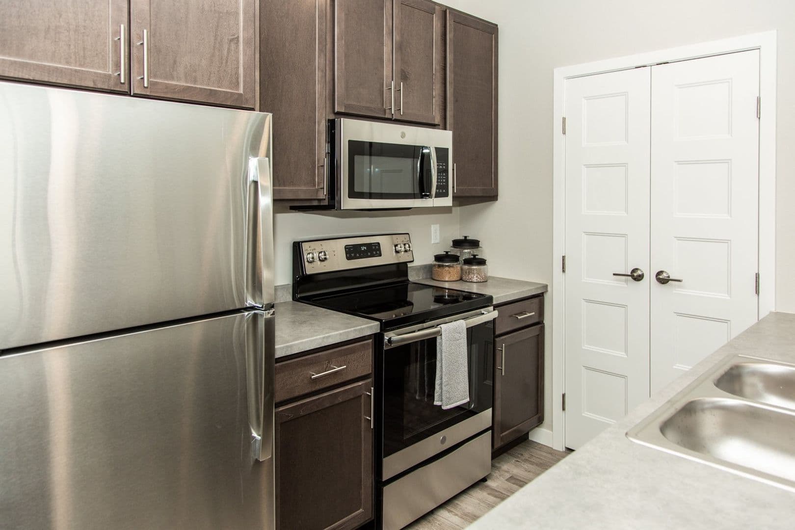 Mandan Apartment: 3501 21st Street SE