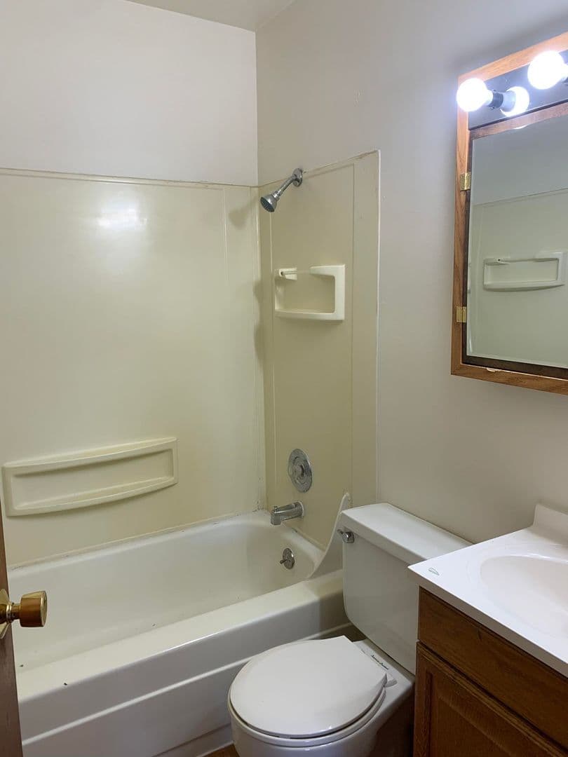 Fargo Apartment: 512-514 30th Ave N