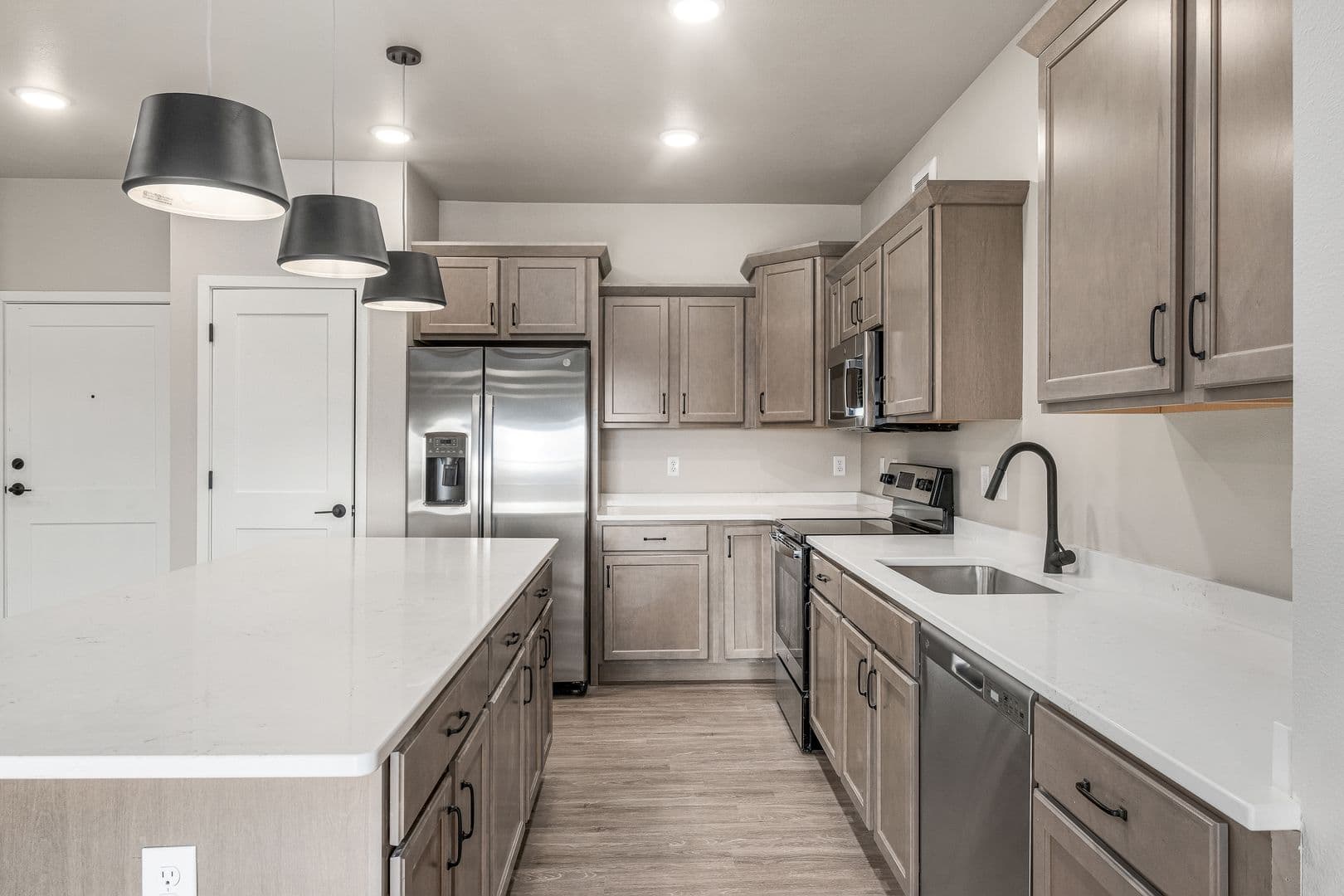 Billings Apartment: 4427 Altay Dr
