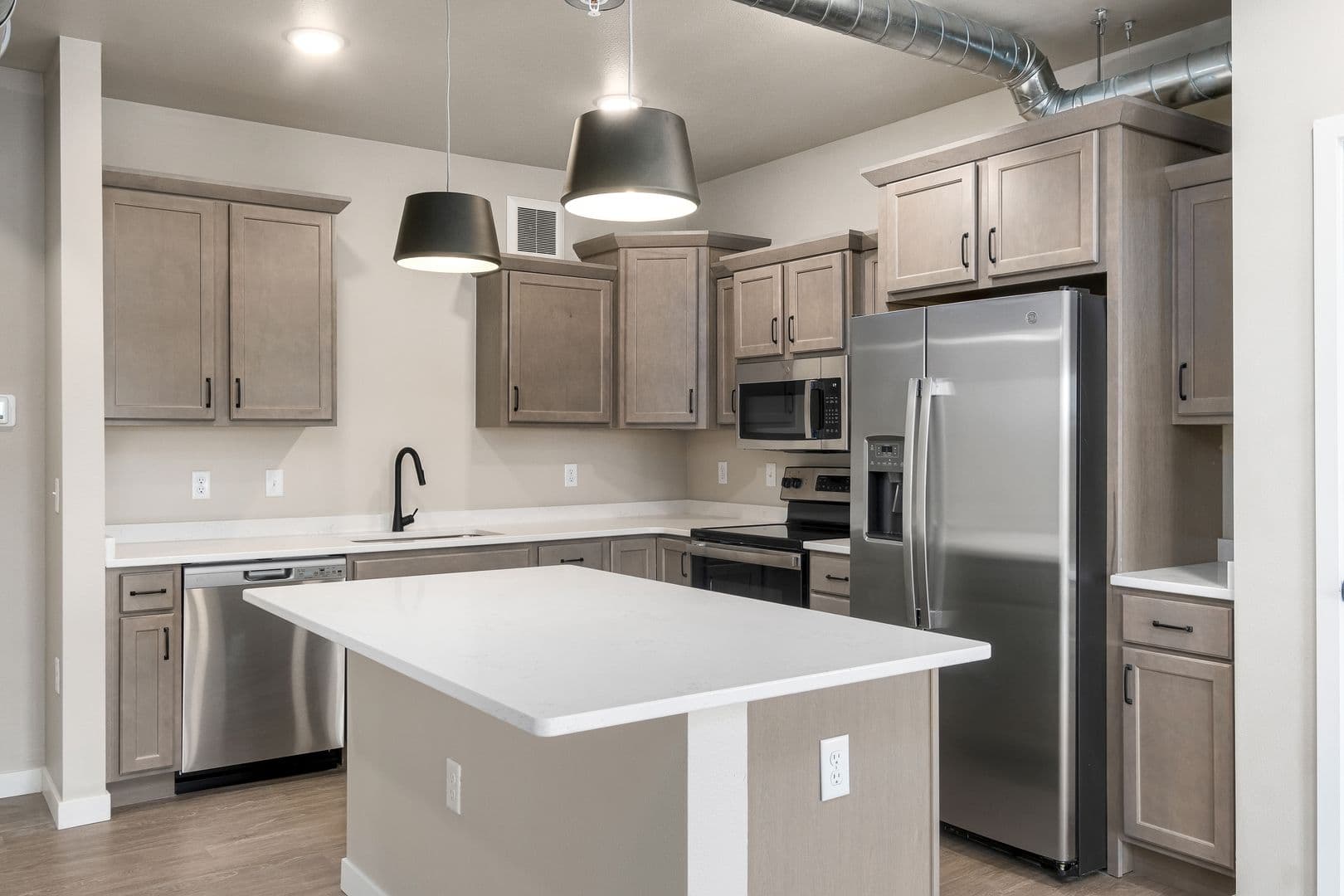 Billings Apartment: 4427 Altay Dr