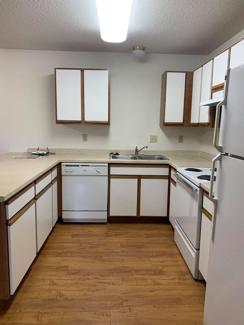 Fargo Apartment: 1704-1736 Dakota Dr. N.