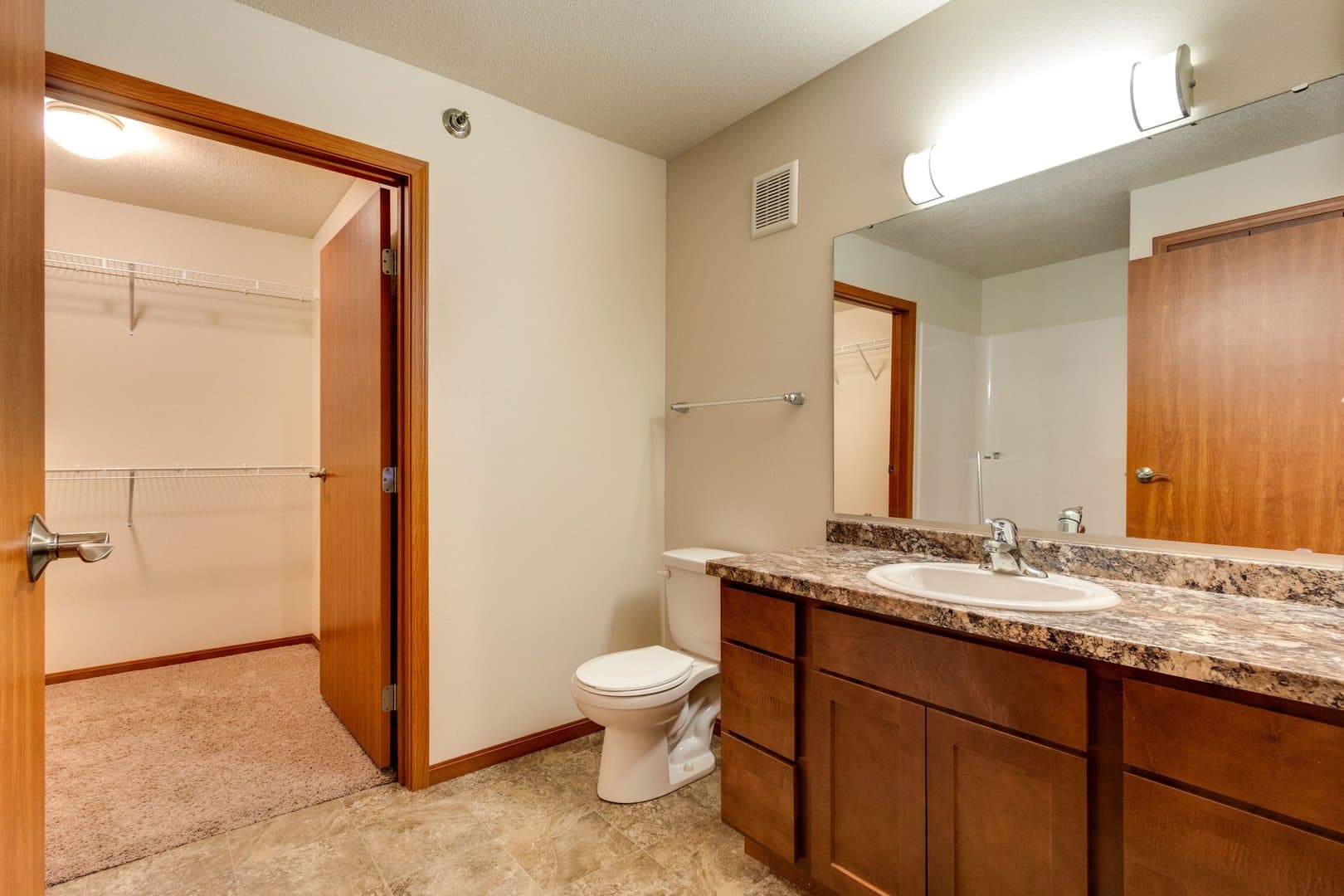 Fargo Apartment: 3620 42nd St S
