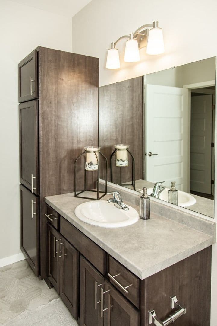 Mandan Apartment: 3501 21st Street SE