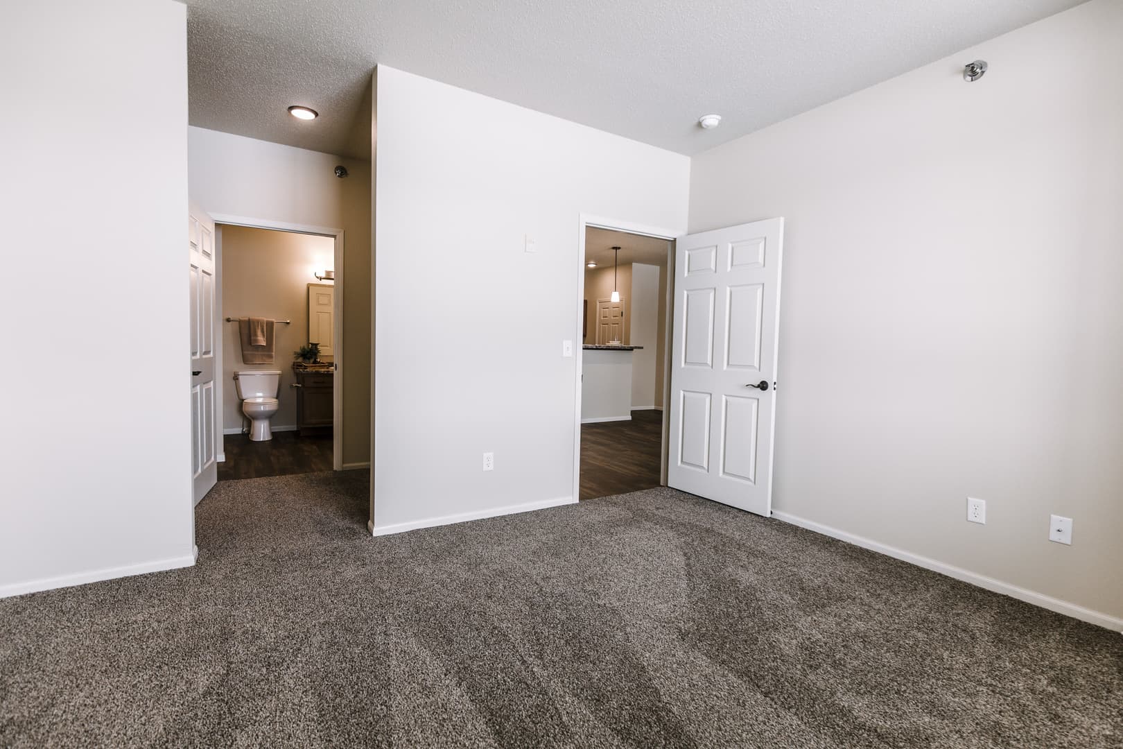 Mandan Apartment: 4201 21st St SE
