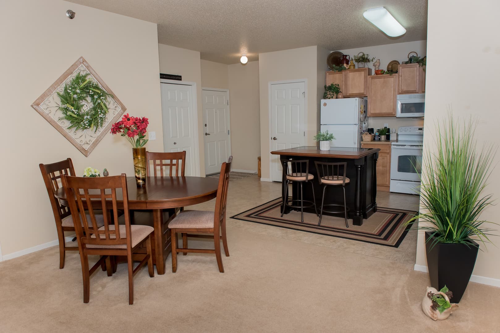 Moorhead Apartment: 1501 Belsly Blvd