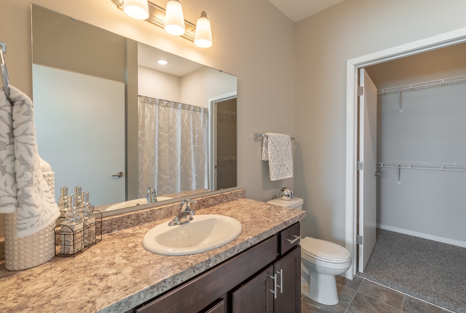 Mandan Apartment: 3601 21st St SE
