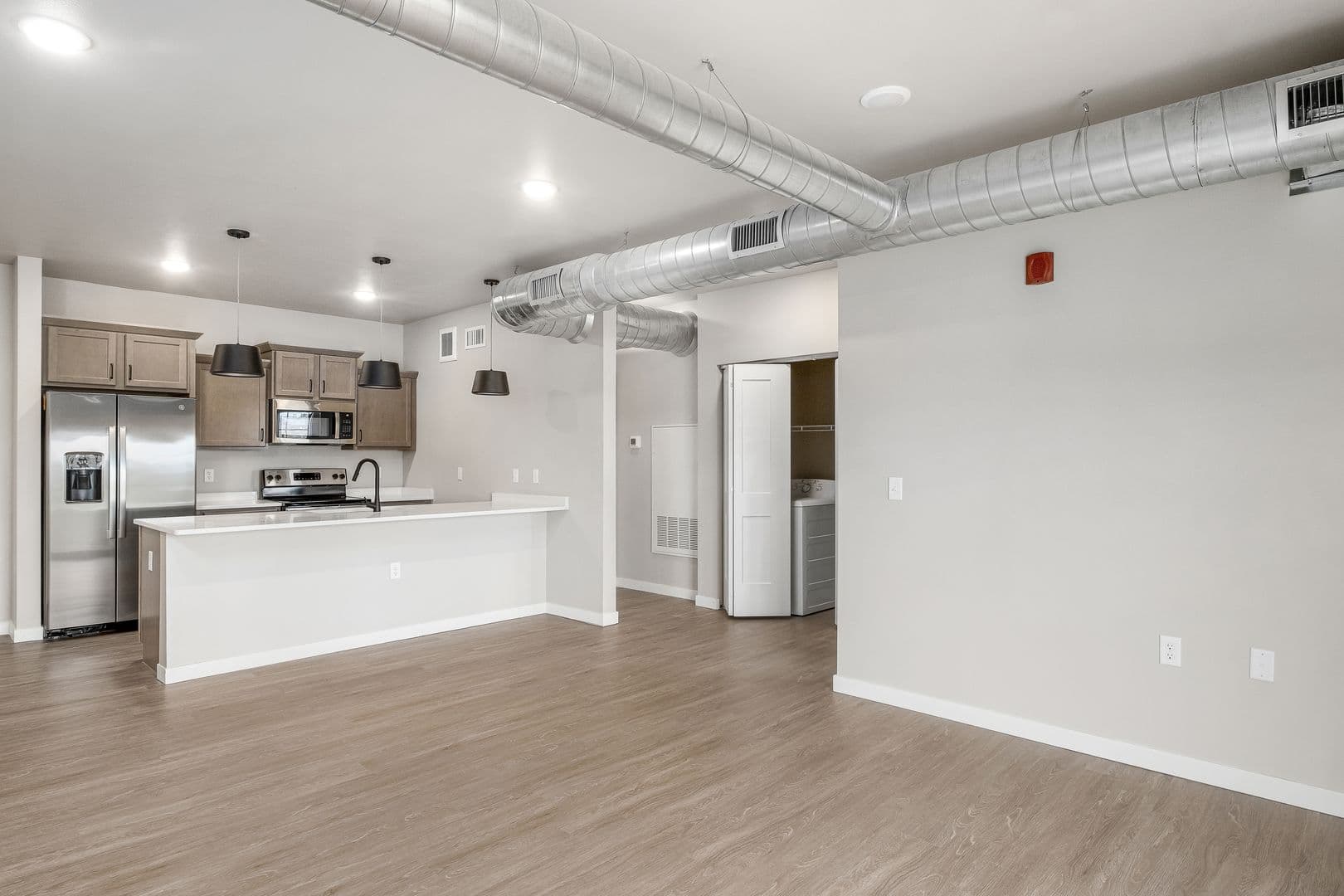 Billings Apartment: 4427 Altay Dr