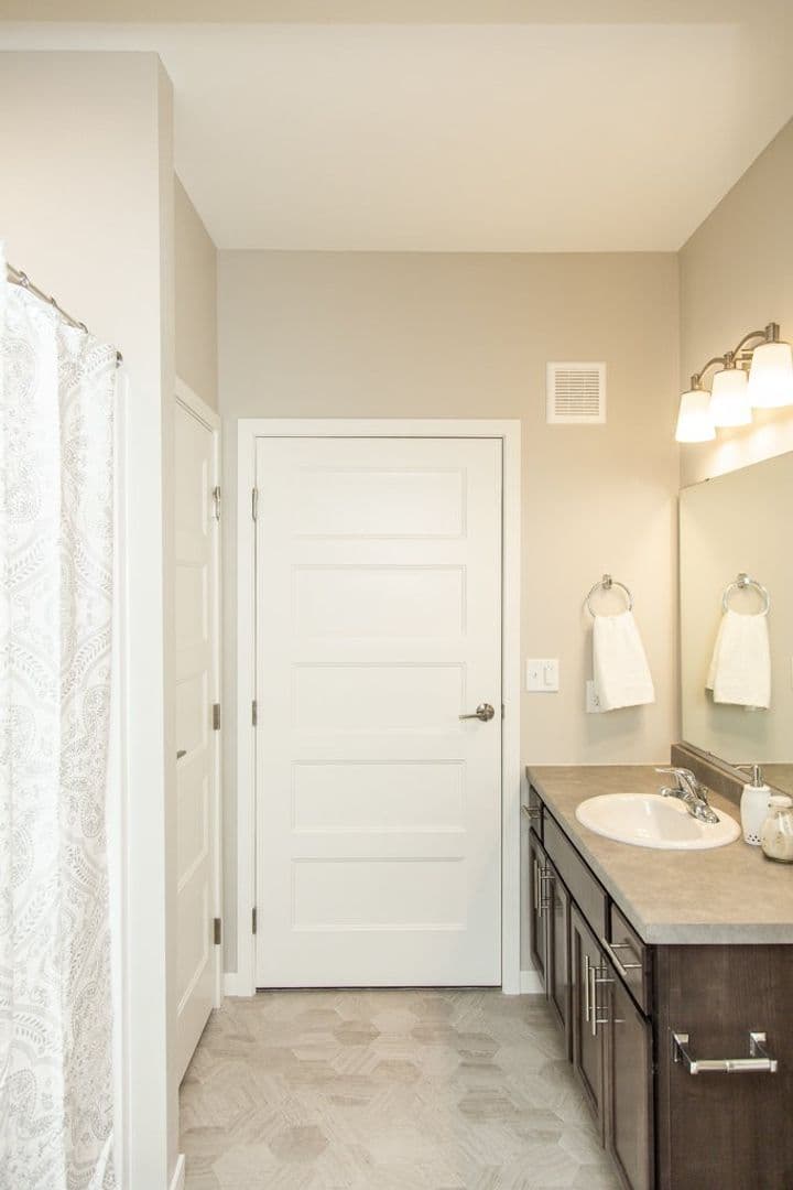 Mandan Apartment: 3501 21st Street SE