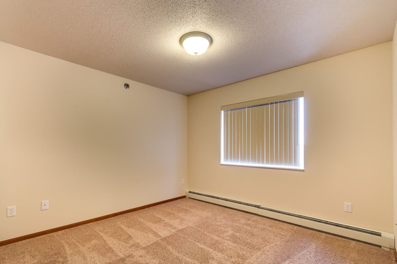 Fargo Apartment: 3620 42nd St S