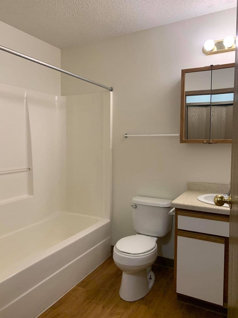 Fargo Apartment: 1704-1736 Dakota Dr. N.