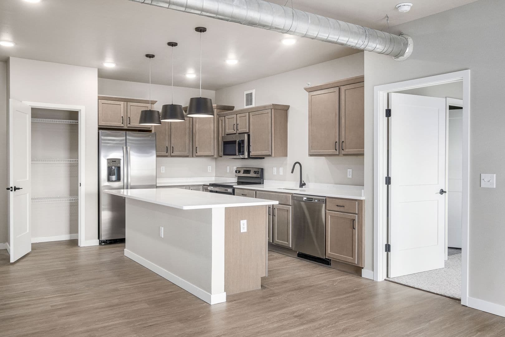 Billings Apartment: 4427 Altay Dr