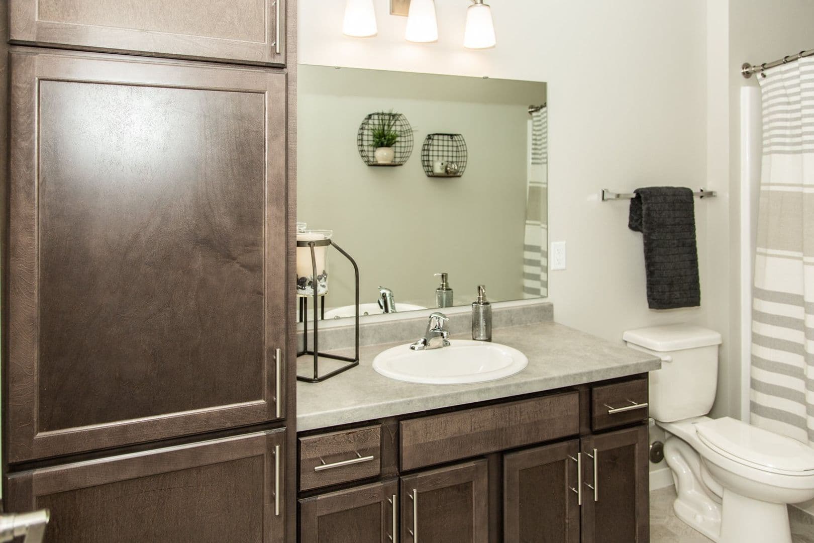 Mandan Apartment: 3501 21st Street SE