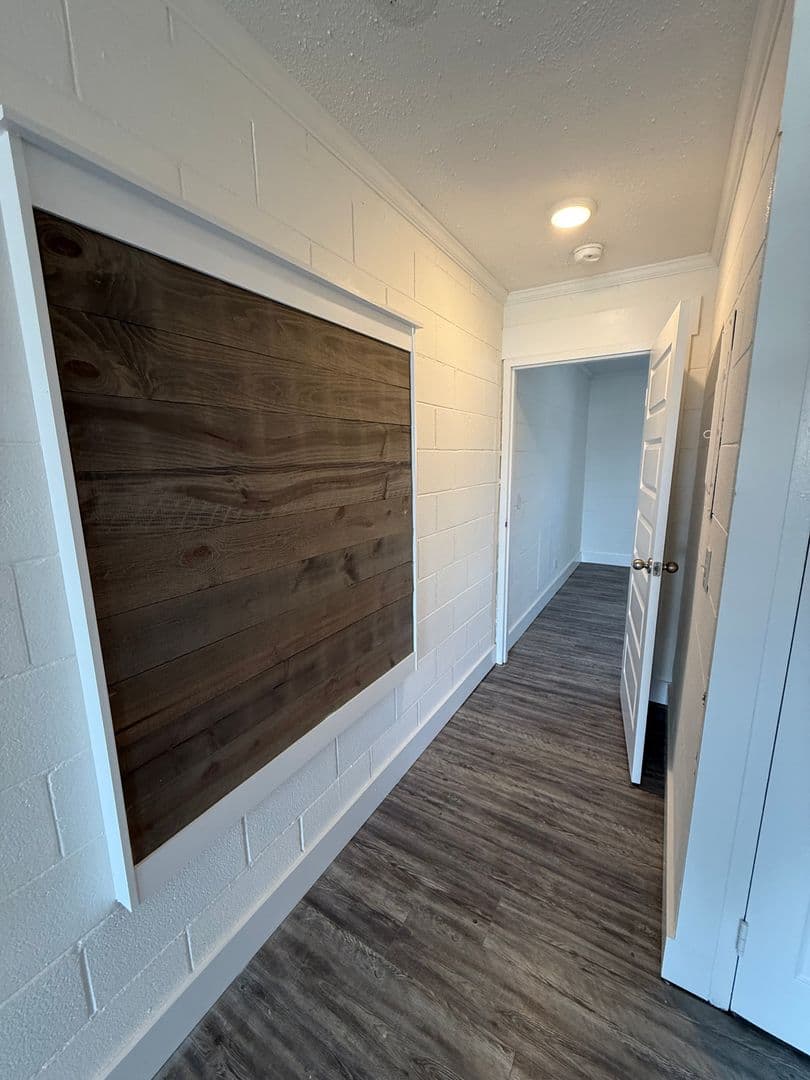 Clarksville Apartment: 626 Power St
