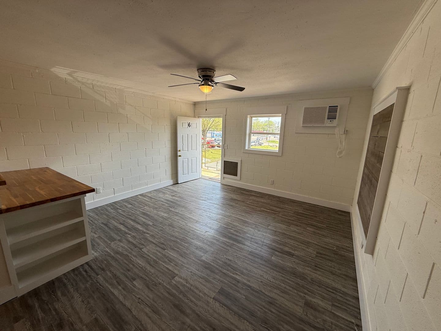 Clarksville Apartment: 626 Power St
