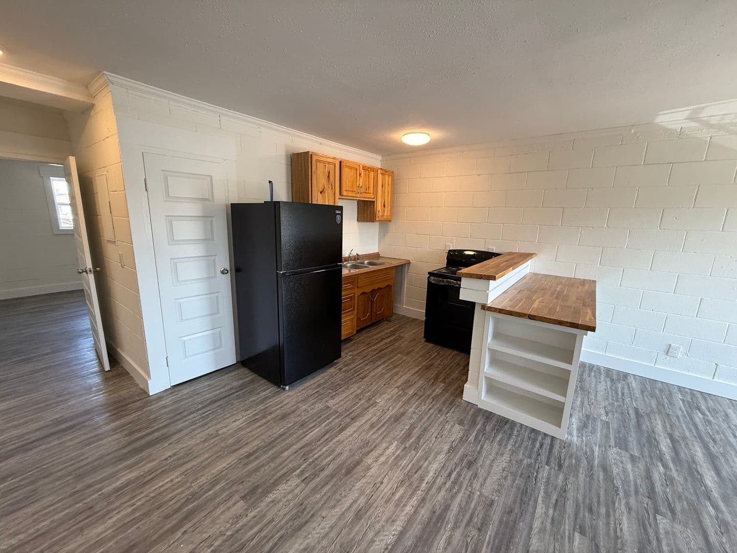 Clarksville Apartment: 626 Power St