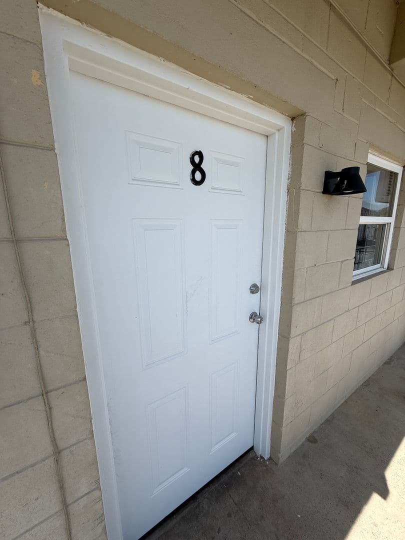 Clarksville Apartment: 626 Power St