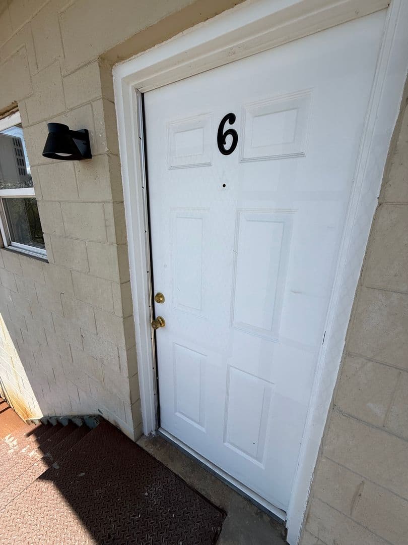 Clarksville Apartment: 626 Power St