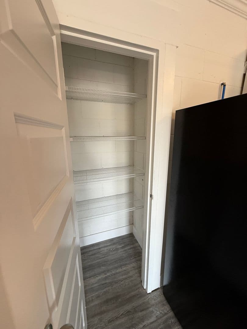 Clarksville Apartment: 626 Power St