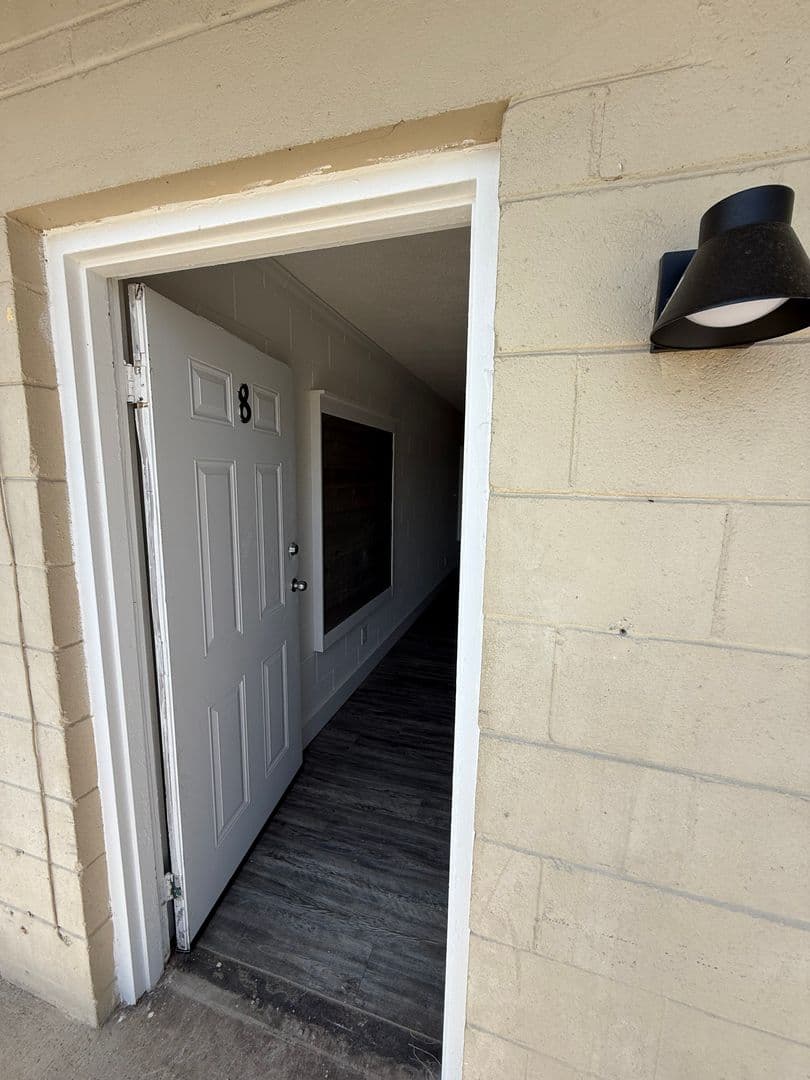 Clarksville Apartment: 626 Power St
