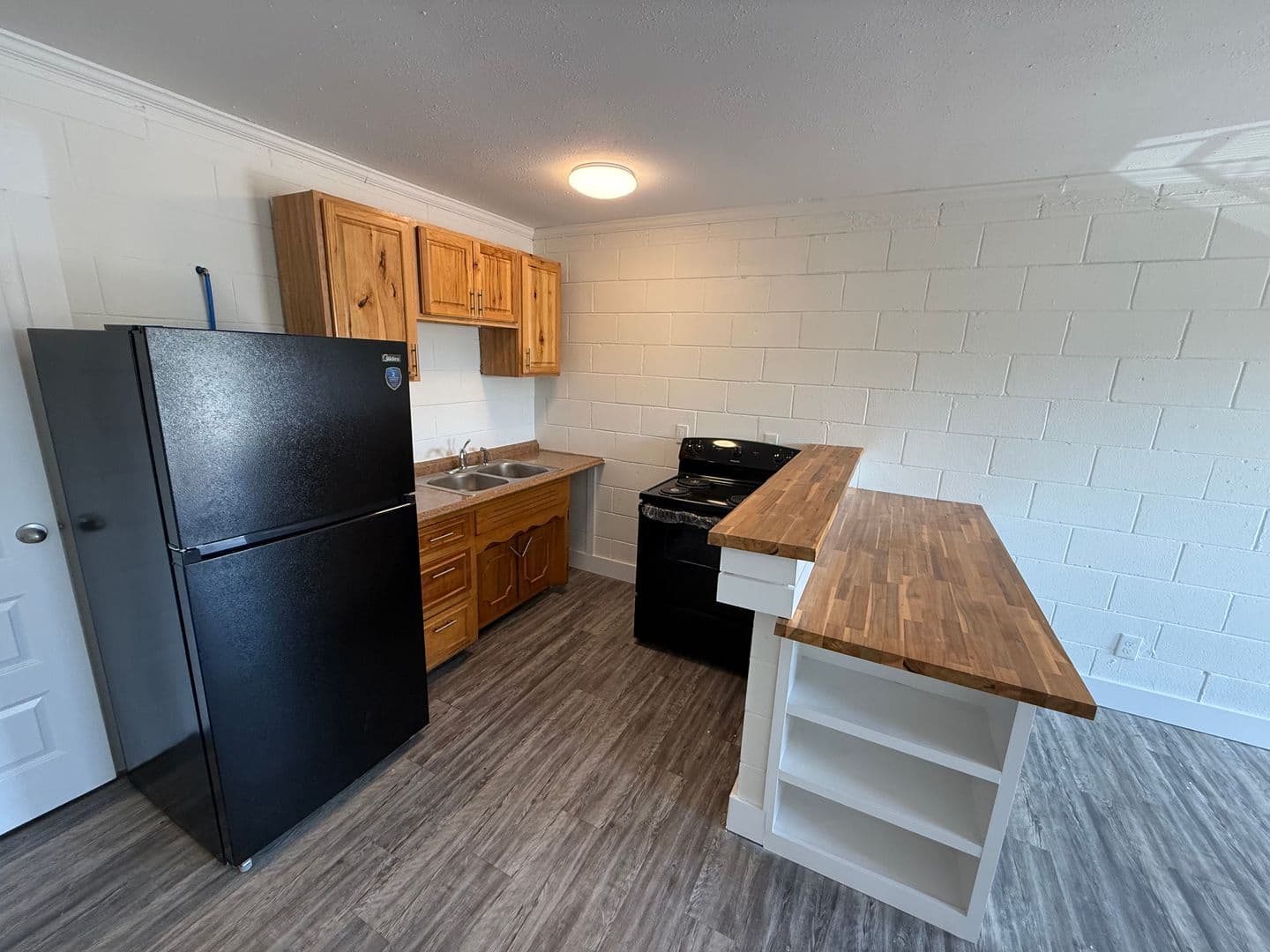 Clarksville Apartment: 626 Power St