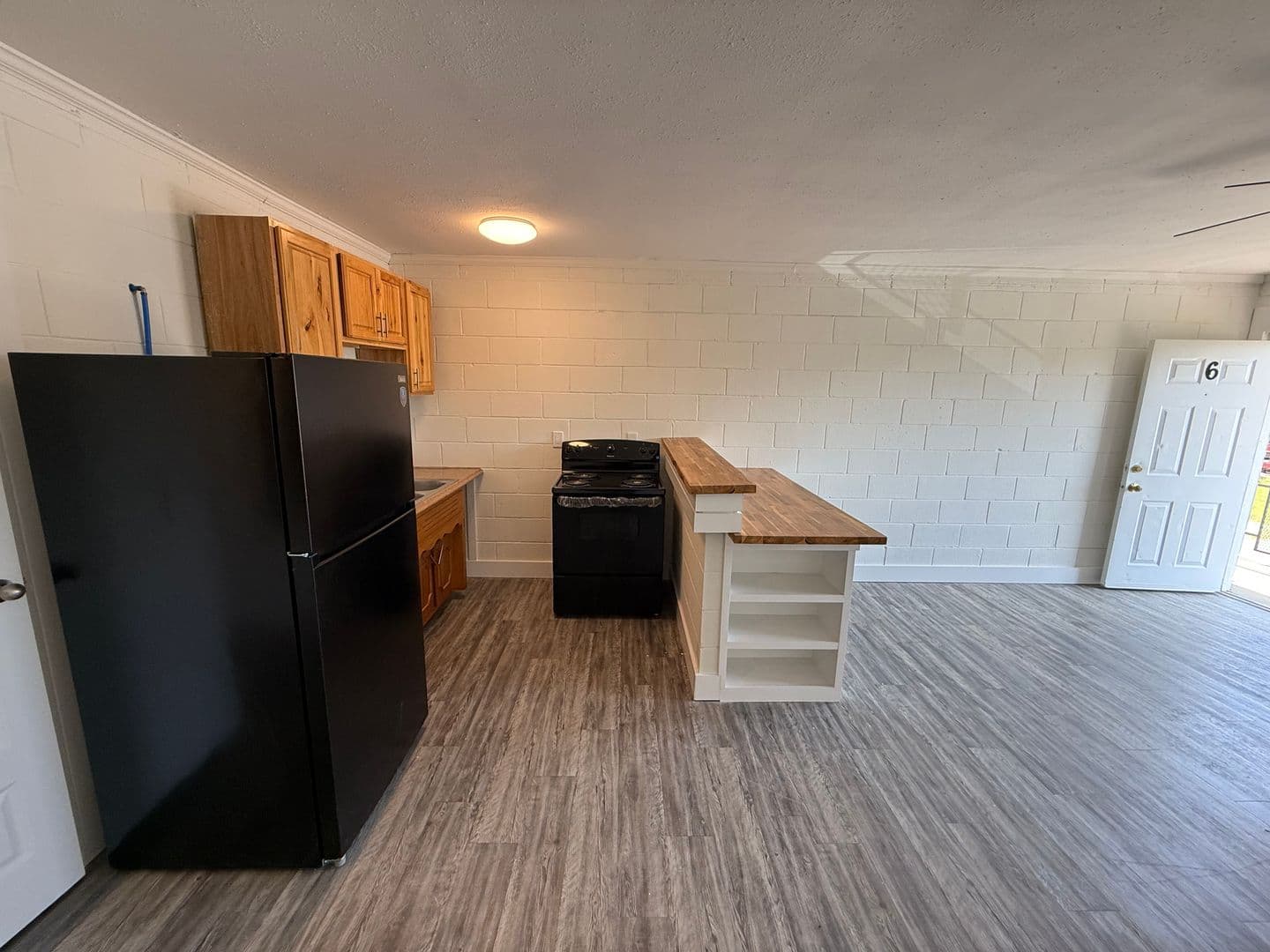 Clarksville Apartment: 626 Power St