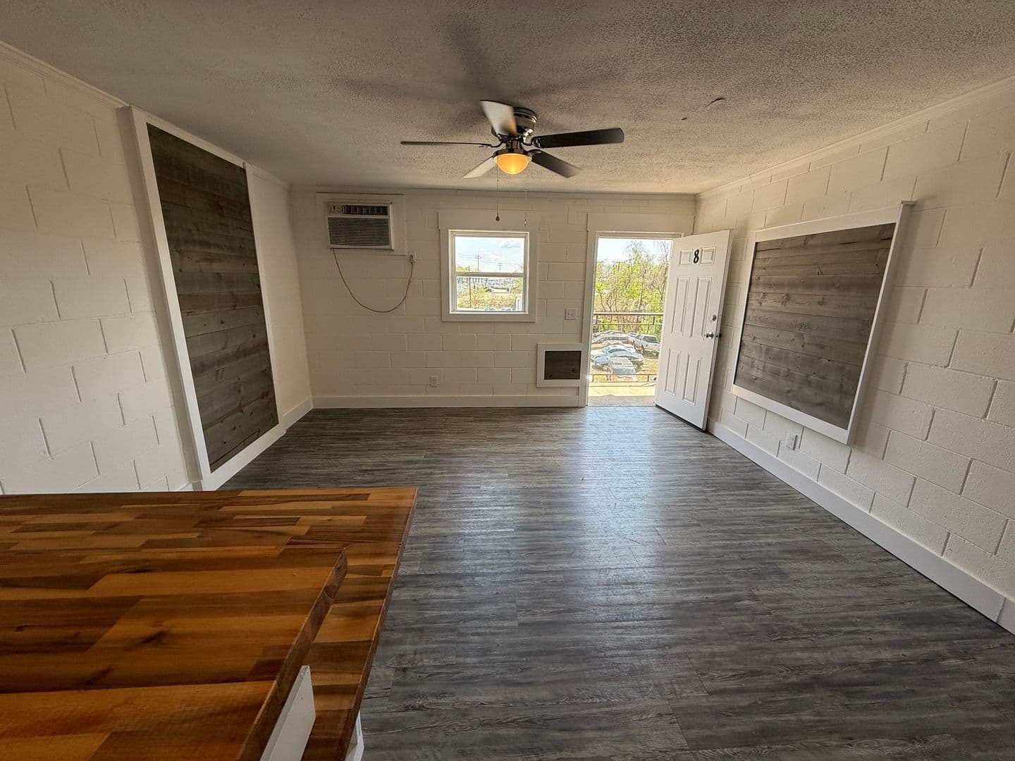 Clarksville Apartment: 626 Power St