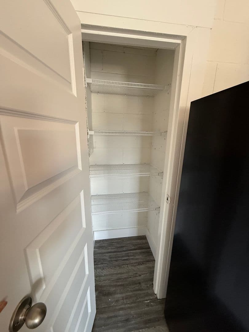 Clarksville Apartment: 626 Power St