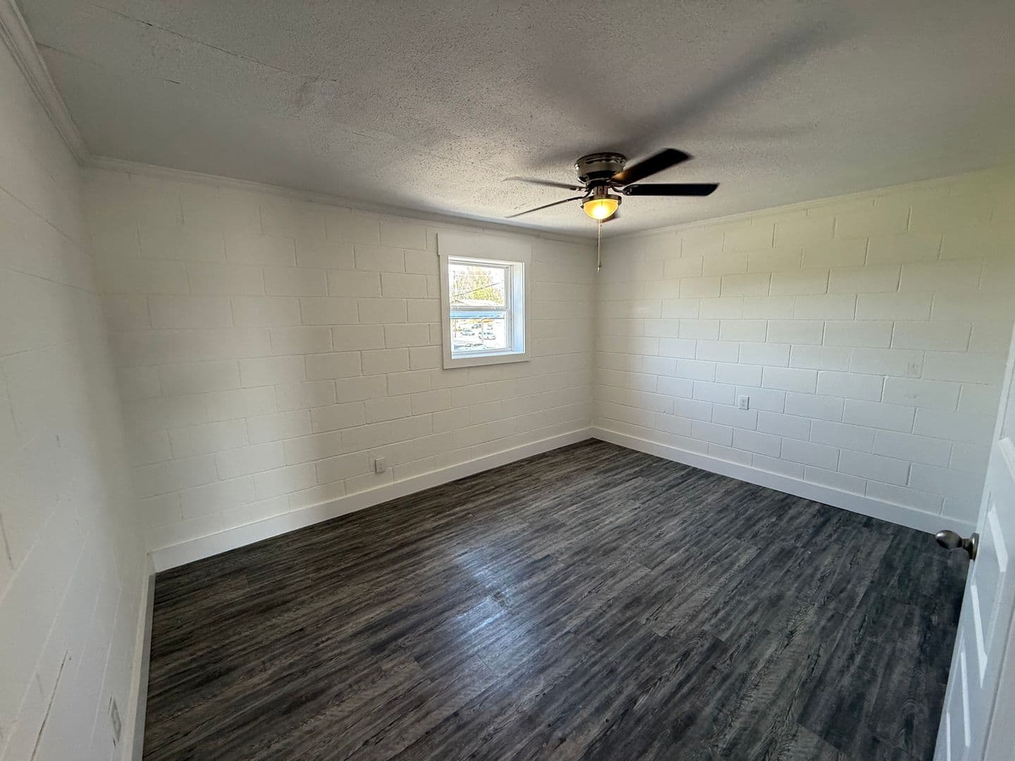 Clarksville Apartment: 626 Power St