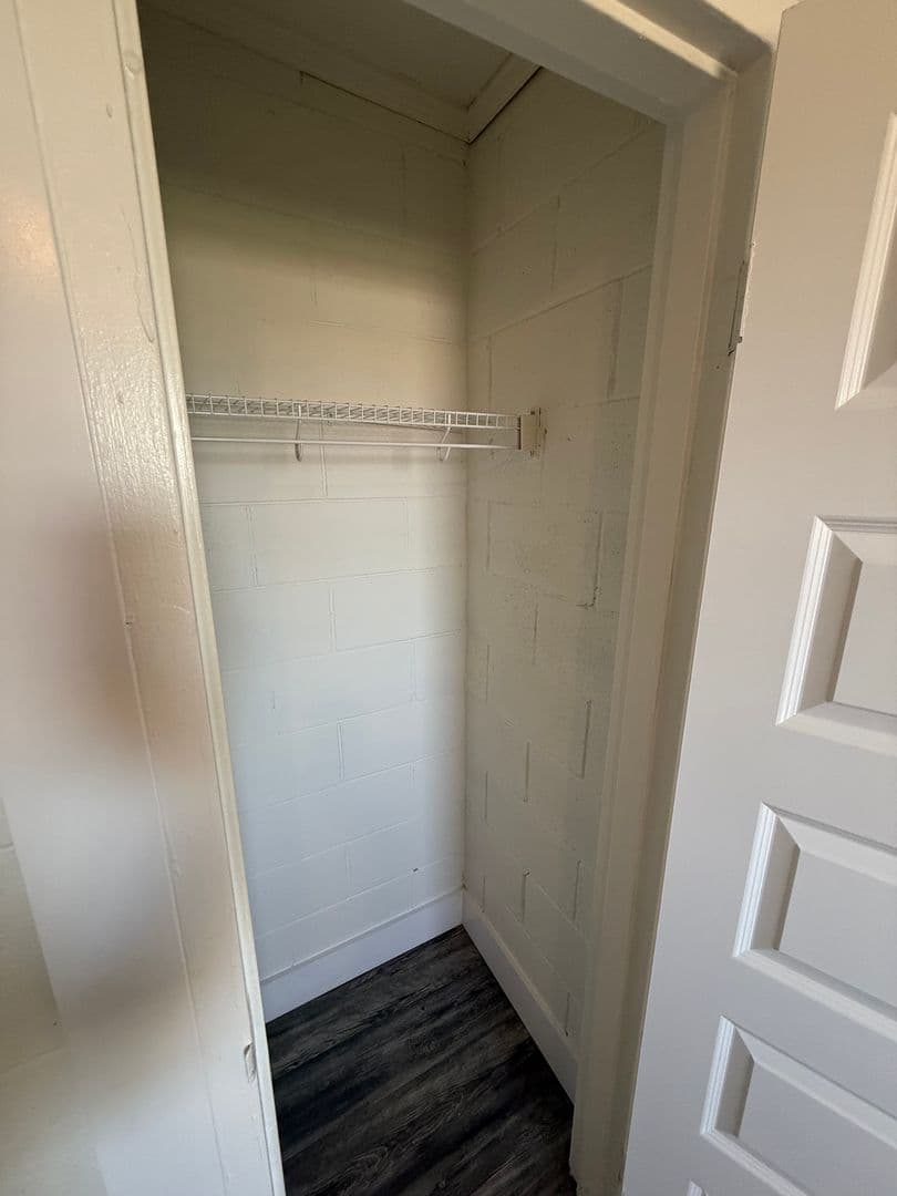 Clarksville Apartment: 626 Power St