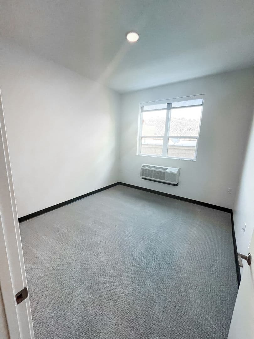 Red Wing Apartment: 314 West 4th Street