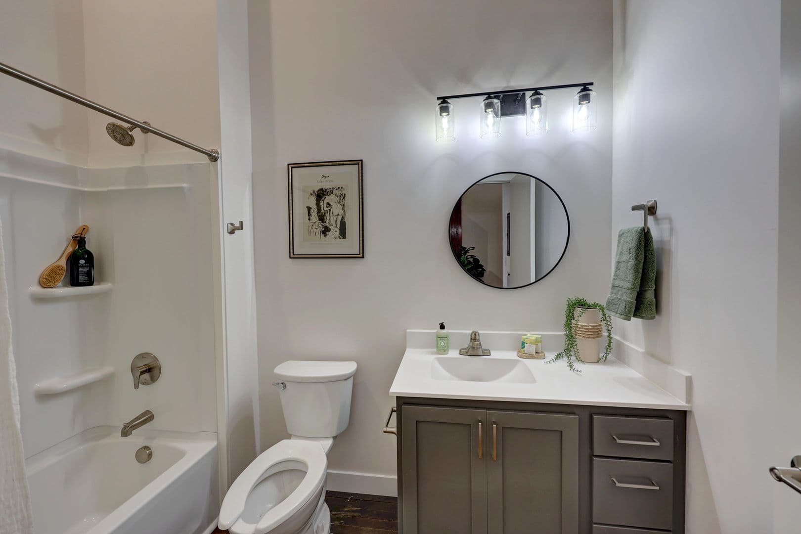 Red Wing Apartment: 419 Main Street