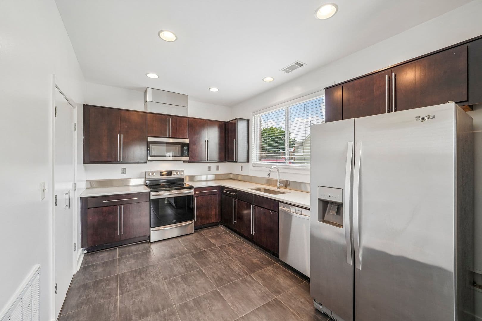 Tuscaloosa Apartment: 1525 - 1585 Forest Lake Drive