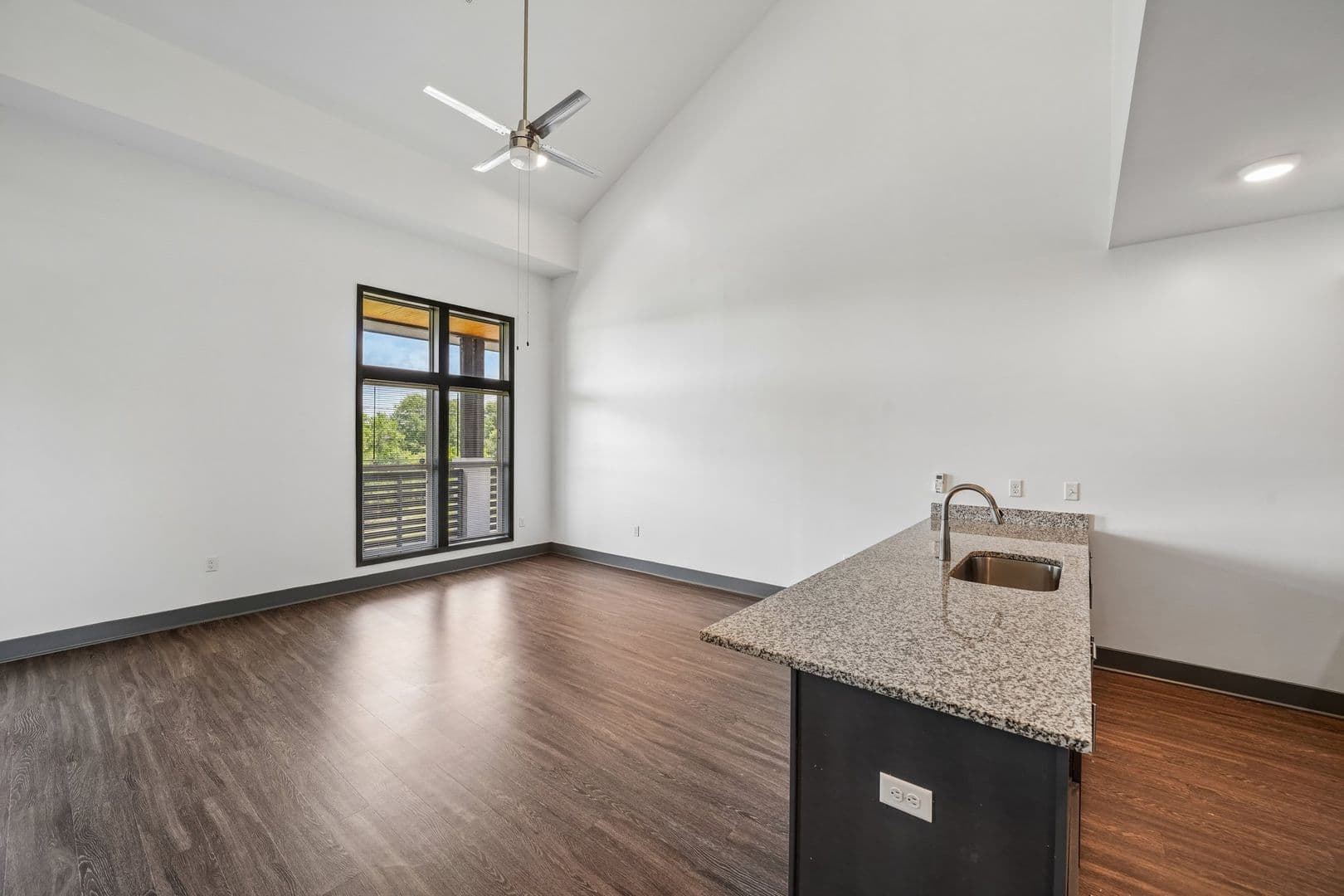 Tuscaloosa Apartment: 922 23rd Avenue East