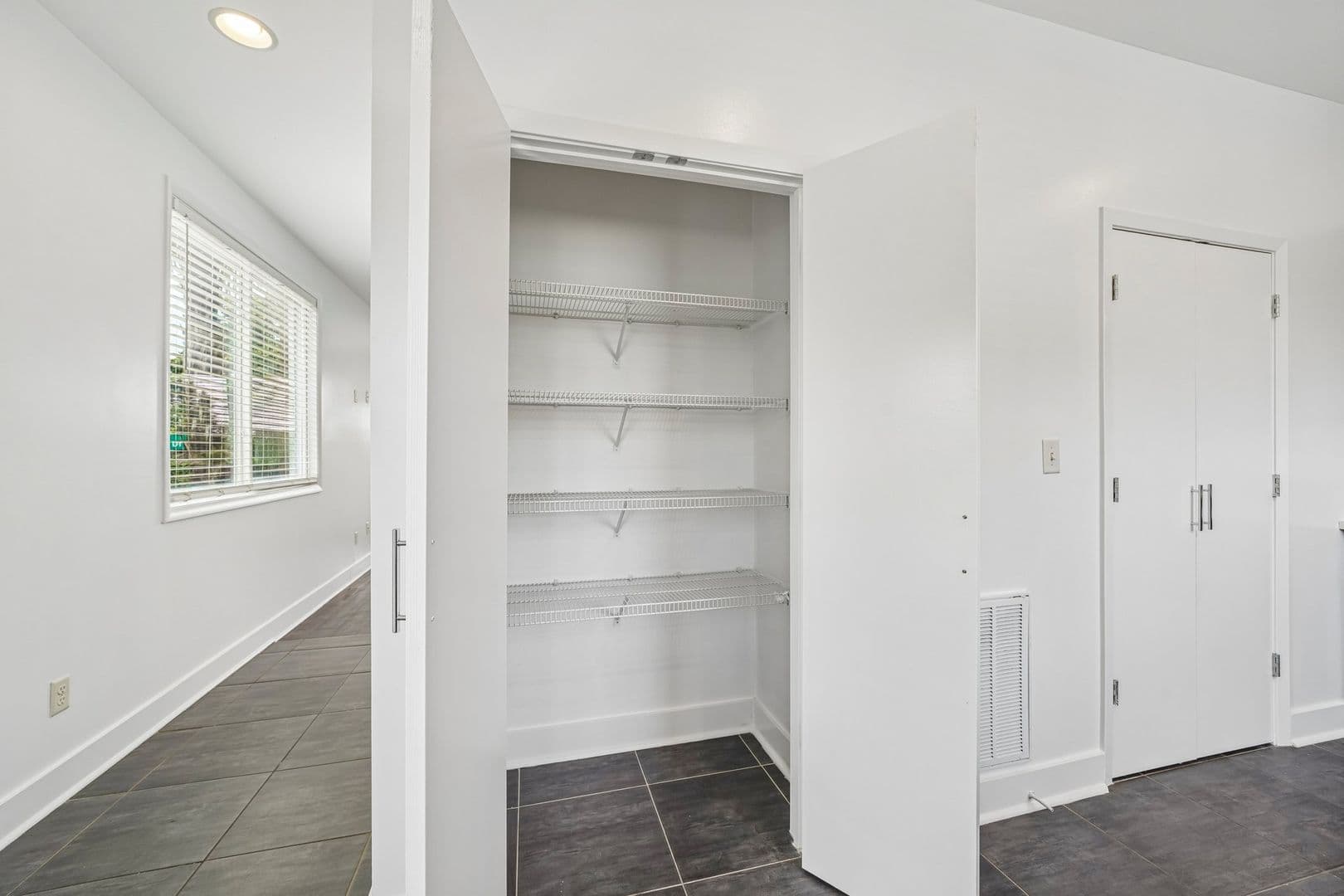 Tuscaloosa Apartment: 1525 - 1585 Forest Lake Drive