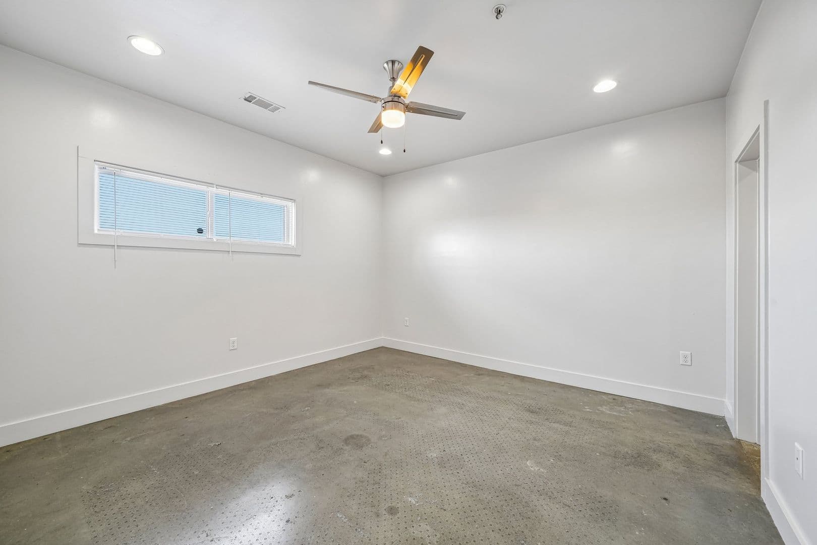 Tuscaloosa Apartment: 20 16th Street #1-8, 50 16th Street #1-8, 80 16th Street #1-8