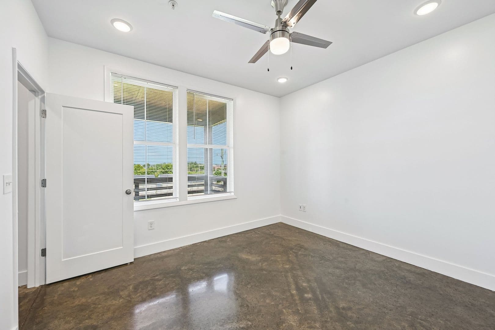 Tuscaloosa Apartment: 933 21st Avenue East