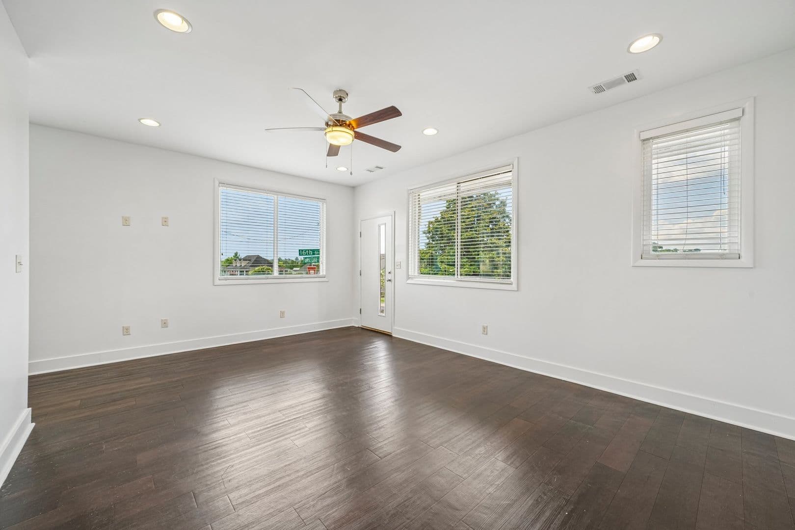 Tuscaloosa Apartment: 1525 - 1585 Forest Lake Drive