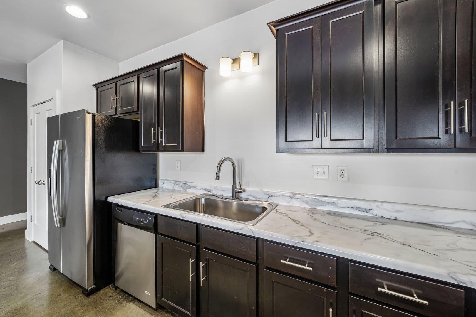 Tuscaloosa Apartment: 20 16th Street #1-8, 50 16th Street #1-8, 80 16th Street #1-8